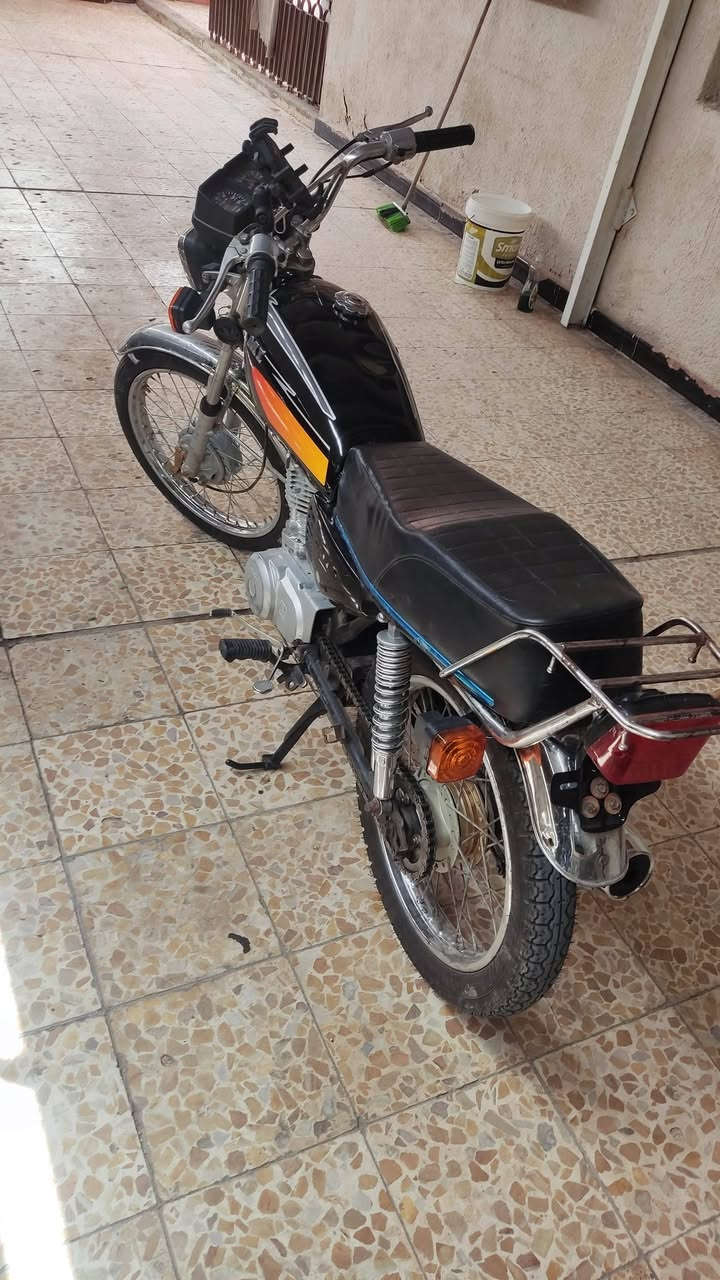 السلام وعليكم دراجه نامه شلامجه وراق مديل 20 دراجه نضيفه كهرباهيات كلهن شغالت مكينه حلوه وناعمه لا تبخير وله تنقيص سعر 850


**إذا كنت صاحب هذا الإعلان وتريد حذفه لأي سبب، رجاءا أرسل رسالة إلى الدعم الفني**