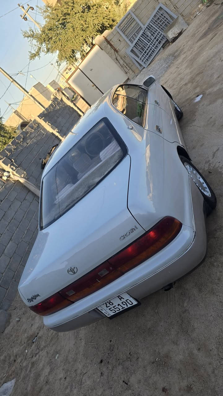 السلام عليكم بطه مديل ١٩٩٤ منتصل رقم نجف مشروع وطني سنوية مجدده ٢٠٣٠ و هزه جديده مكفولة من الكصه و نقل جثة و الضربة مصبوغ اثر جراد فقط محرك وكير وحدادية مكفولات كهربائيات كله شغاله التبريد شغال سعرها ٦٢ وبيه مجال مكانها النجف رقم الهاتف ***********
