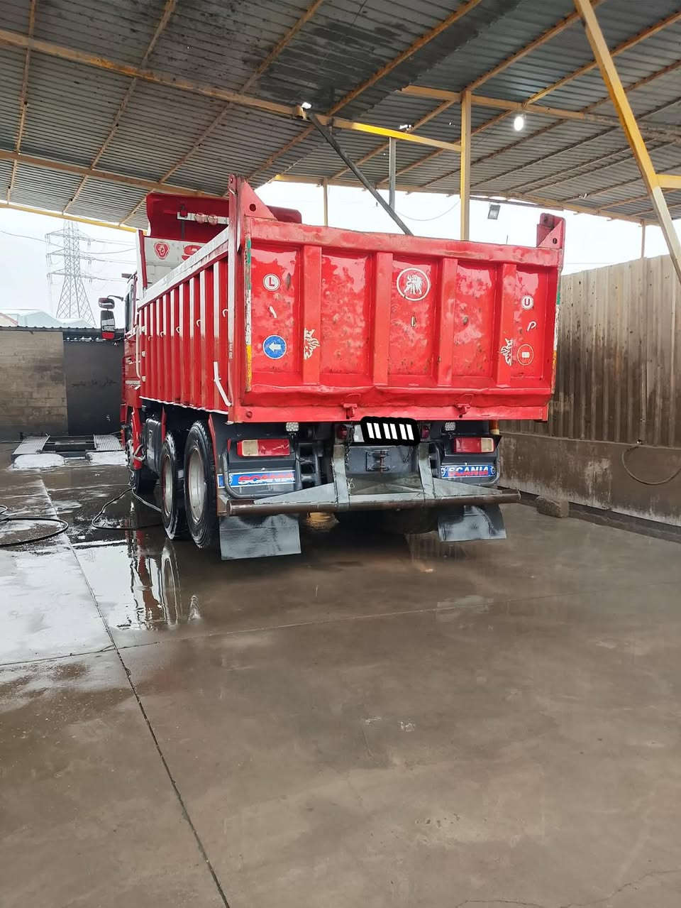 السلام عليكم. 
                                                                          
اسكانيا:113بطه

موديل:1991

كير900ولكير شرط اصبانه مامضروب

مكينه:فحمي استندر وشرط لاصرف ولا نفخ

سنكر:جوبليس بومه

وتحويل ثاني يوم رقم(نينوئ) انكليزي مصطره

السعر260$وبيها مجال قليل 

مكان السياره موصل 

للاتصال.      ‭0750 235 6269‬
