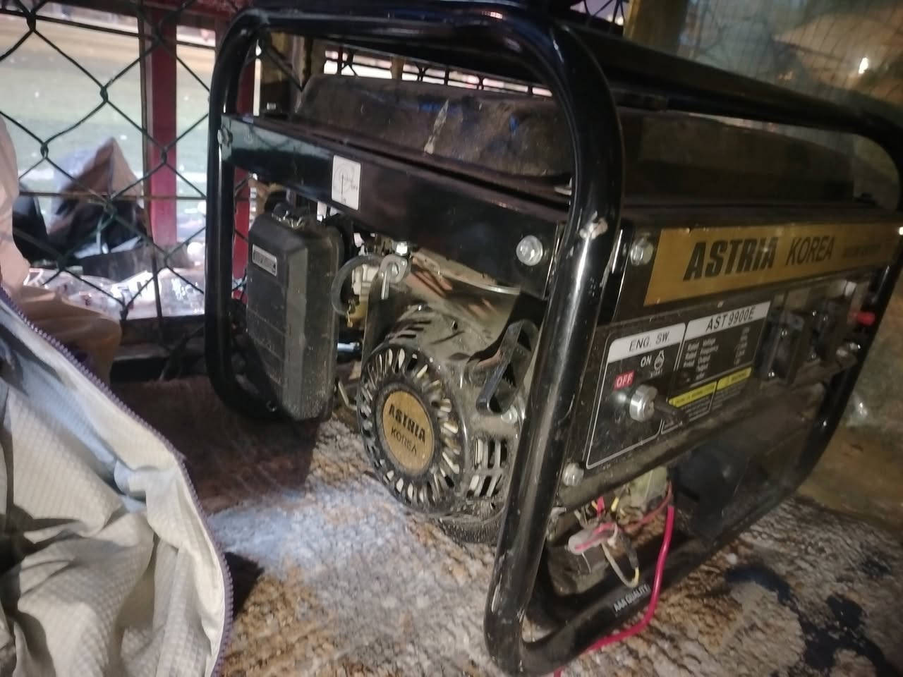 السلام عليكم شباب مولده لبيع 2ونص كيفي 10 امبيرات جديده نكرت سلف السعر 250 
*********** وتساب
