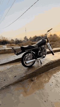 السلام عليكم شباب دراجه للبيع محرك ارشا شرط فصله الدراجه كلك سعره ٣٠٠ وبيه مجال مكاني ديوانيه قضاء الدغاره للتواصل *********** متواجد علا الفيس
