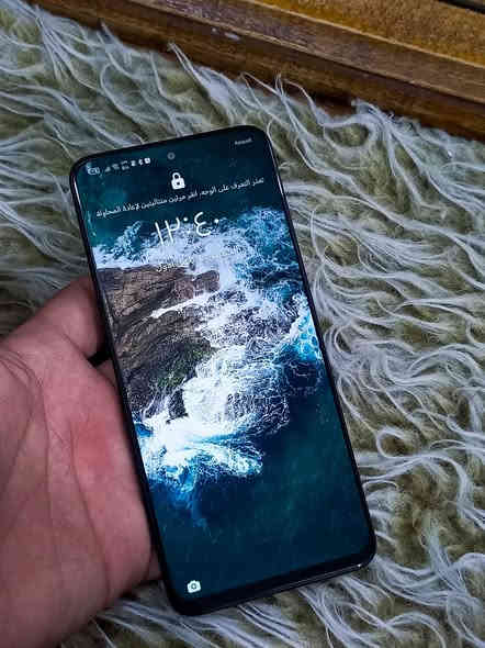 السلام عليكم
الموصفات الكاملة

▪️ الشاشة:

حجم 6.7 إنچ

دقة +FHD

معدل تحديث 90Hz

حواف نحيفة جداً

▪️ المعالج:

Qualcomm Snapdragon 680

أداء ثابت وممتاز للاستخدام اليومي

▪️ الذاكرة والتخزين:

6GB RAM

128GB تخزين داخلي

▪️ الكاميرات:

خلفية رباعية:

64MP الرئيسية

5MP واسعة

2MP ماكرو

2MP عمق

كاميرا أمامية 16MP

▪️ البطارية والشحن:

بطارية 4000mAh

شحن سريع 22.5W

▪️ المميزات الإضافية:

بصمة جانبية

خفيف الوزن

تصميم نحيف وأنيق

USB-C

يدعم 4G

---
السعر 100 الف 
تواصل واتساب وتليكرام 
***********
