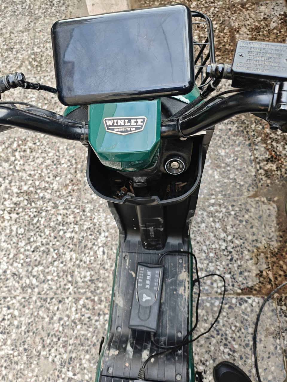 السلام عليكم دراجة شحن R9  2023خمسة بطاريات بريك ، لايت عالي ناصي، كلشي شغال بيها بس الفولتية مالتها 61 سعر 400 وبيها مجال للشراي يشهد الله جديدة وكلشي مابيها رقم للاتصال
***********
