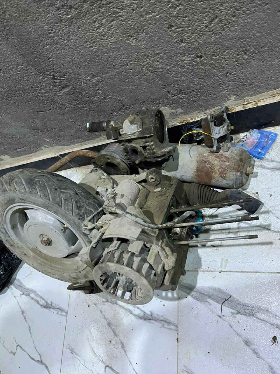 جي فور للبيع عوزه تجفيت غراضها وياها مكان ناصريه مركز للتواصل ***********
