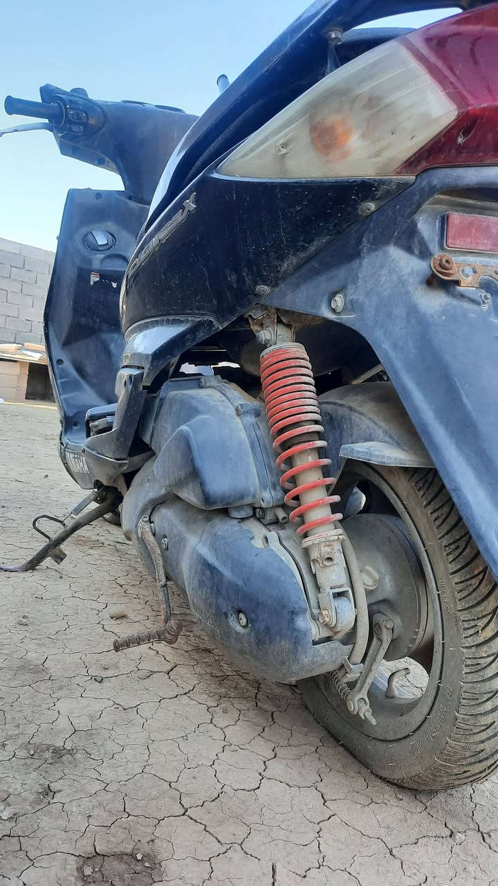 السلام عليكم
دراجه سكنس فحل ياباني ام الطلاعات كفرات كامله 

تايرات جدد مكينه  شغاله اخر شي عطل فيت بم وتركتها

ابيع طافيه على وضعها السعر 300 وبيها مجال للطيبين 

مكاني سبع قصور الاوسمه والانواط 

الهاتف***********
