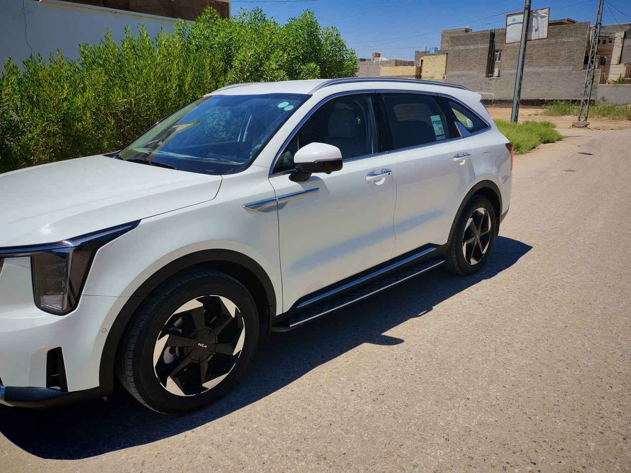 🚘 كيا سورينتو 6 سلندر – موديل 2024 (خليجي)
🔧 المحرك:
• 6 سلندر – 3500 سي سي

🛣 ماشية:
• 49,000 كم

🔑 التشغيل:
• بصمة تشغيل
• تشغيل عن بُعد

🪑 المقاعد:
• مقعد السائق والراكب كهربائي ⚡
• مقاعد جلد
• تدفئة وتبريد للمقاعد الأمامية ❄🔥
• ستائر جانبية للمقاعد الخلفية

🛡 أنظمة الأمان:
• نظام كاميرات محيطية 360° 📸 (4 كاميرات)
• رادار خلفي لتجنب الاصطدام عند الرجوع 🔙
• حساسات أمامية وخلفية
• مانع انزلاق
• مانع انحدار
• حساس تايرات

🚦 أنظمة القيادة:
• 4 أنظمة قيادة
• أوتو هولد
• هاند بريك بصمة

💡 الإضاءة والمظهر:
• أضواء ترحيب عند الاقتراب مع ترحيب داخلي ✨
• إضاءة LED أمامي وخلفي
• إنارة محيطية داخلية
• إشارات بالمرايا
• عتبات جانبية (دوسات)

📱 التقنيات:
• شاشة عدادات رقمية
• شاشة لمس متغيرة للتحكم بالميديا أو التبريد
• شحن لاسلكي للهواتف 🔋
• مرآة داخلية ذاتية التعتيم
• فول تحكم استيرن
• منافذ Type-C في الكشنات

❄ التكييف:
• تبريد 3 مناطق

📦 الصندوق:
• صندوق خلفي كهربائي

🛞 الإطارات:
• قياس 19 إنش

📍 المعلومات:
• رقم أربيل – تحويل ثاني يوم
• مكان السيارة: الفلوجة
• باسمـي شخصيًا
• البيع فقط
السعر 296💵 

📞 للاستفسار:
*********** 
***********
