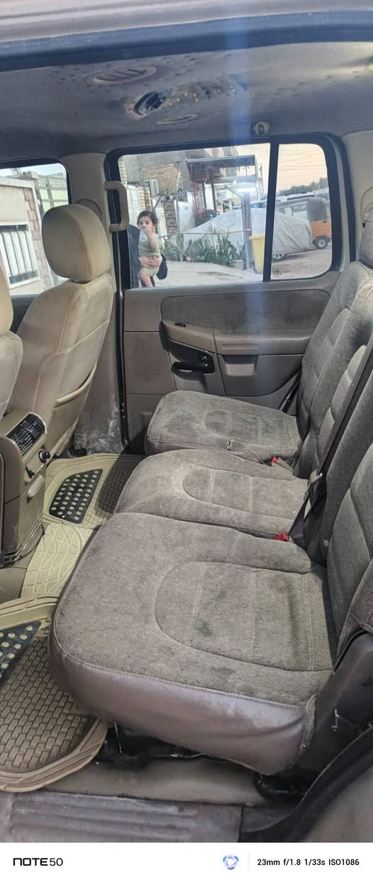 عيني شباب السياره فورد اكسبلور للبيع70ورقه وبيها مجال***********
