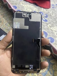 شاشة ايفون 14 برو ماكس وكالة ب 90 وبيهة مجال قليل رقم 07835058053