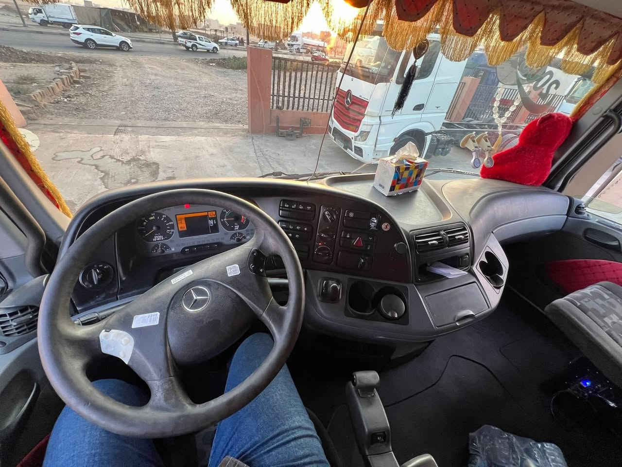 سياره للبيع 2008 توماتيك 12 نمره محرك مكفول قاطره مقطوره ملحق بعربانه 2 للتواصل علا هاذا الرقم من الساعه 9 صباحن لل 8 مسأن //***********/////***********
