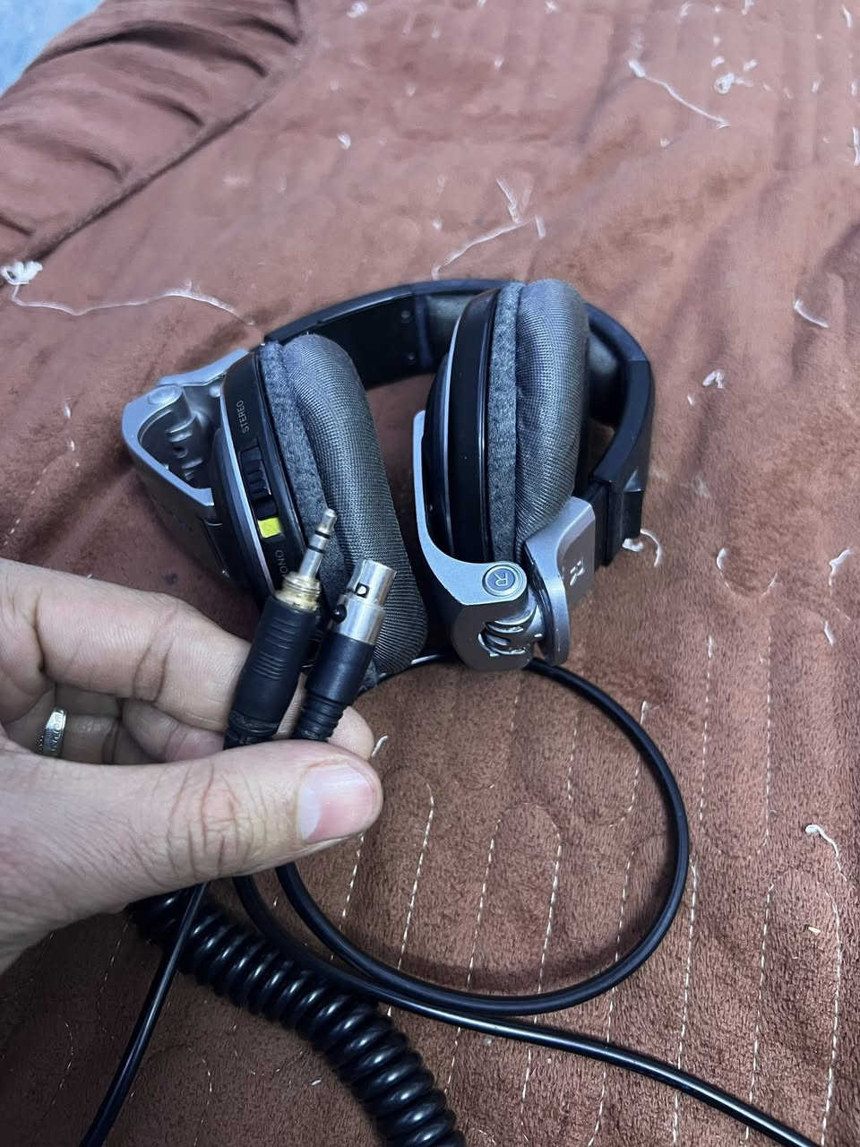 هيتفون بايونير كولش واقي هيكل حديد مالته بي صوت تحفه فنيه صوته كولش حلو واعلي بيز مالته كولش حلو مستعمل نضيف مكاني بغداد ***********
