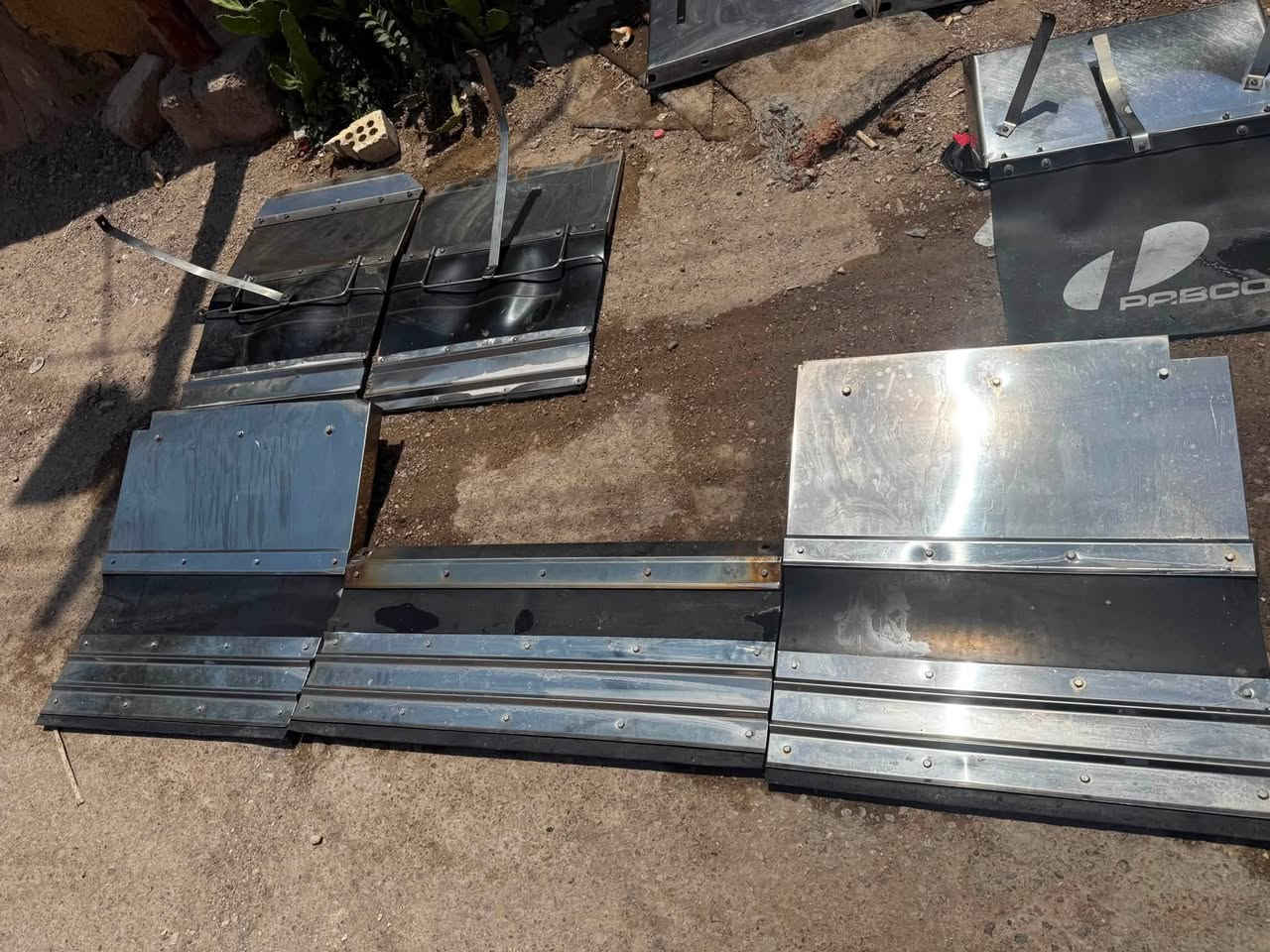 جاملغات هينو اصلي ياباني اخوان ابيع شلع كلهن القطعه على 50 الف كلهن مابيع مفرد
بغداد المعامل 

***********
