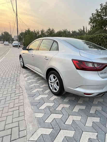 سلام عليكم رينو ميكان موديل ٢٠١٩ استلام شركة عل ايدي ماشيه ٨٢ سياره جديده كير ومكينة وصدر جاهزه بيه صبغ جاملغ وبنيد اثر خباثه فقط صبغ بدون كلشي رقم بغداد انكليزي باسمي معروضه ٩٥ وبيه مجال مكاني البياع للاتصال***********
