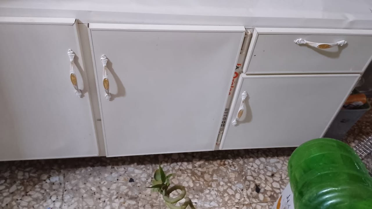 اغراض نظيفه للبيع
كاونتر
ثلاجه
سرير طفل 
طبلات
للاستفسار مراسله خاص
مكاني الدوره


**إذا كنت صاحب هذا الإعلان وتريد حذفه لأي سبب، رجاءا أرسل رسالة إلى الدعم الفني**
