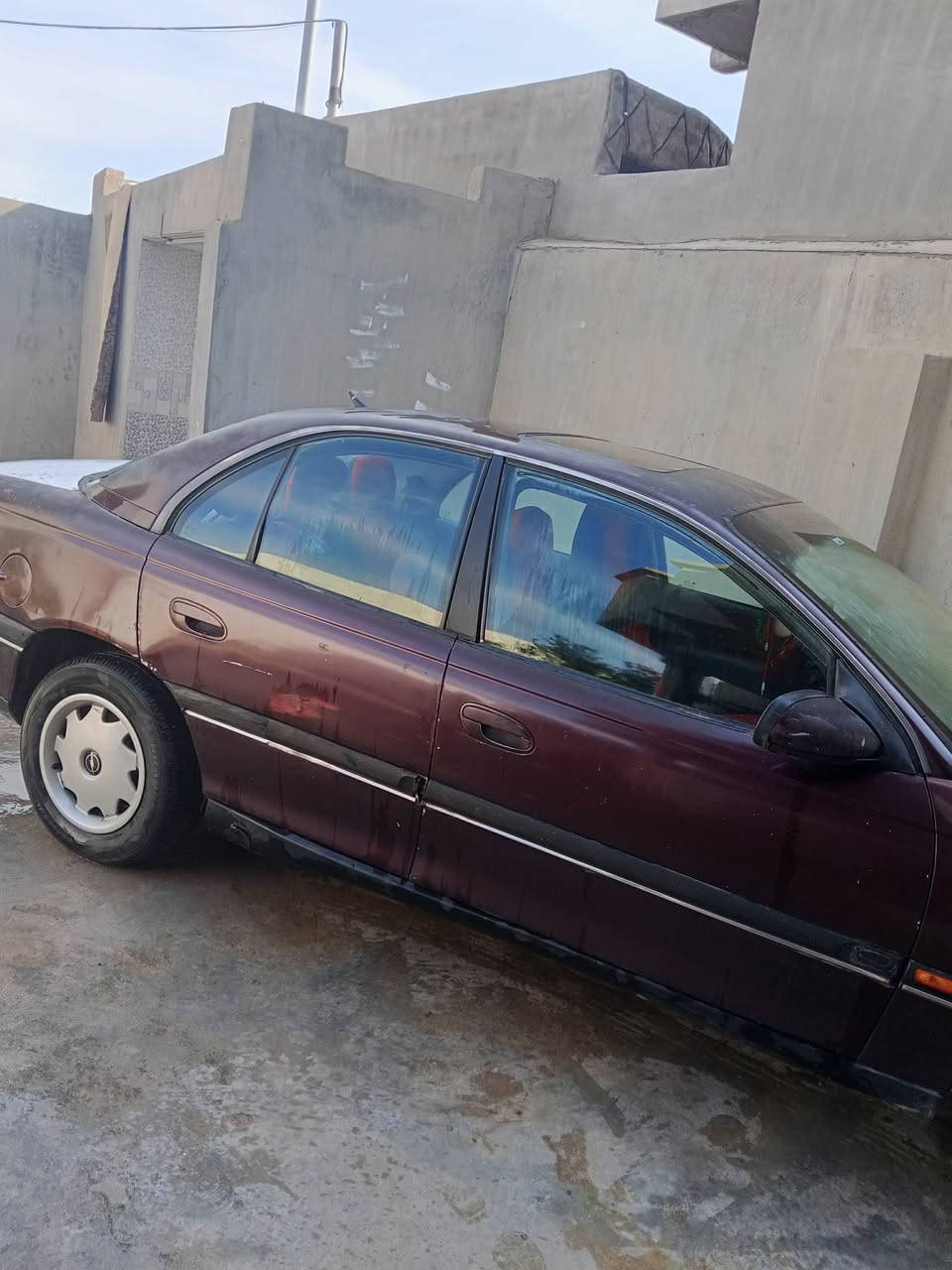 سيارة لبيع أوبل كاموشه سنويه ما كو ضيع وكيل الثالث اكو  وشراي يجي خاص او تصال ع رقم *********** وسعره 25وراق وبيه مجال
