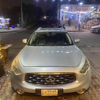 للبيع   انفنتي FX35 موديل 2009 ماشية 94 الف ميل  امريكي داخلة كلين  هن...