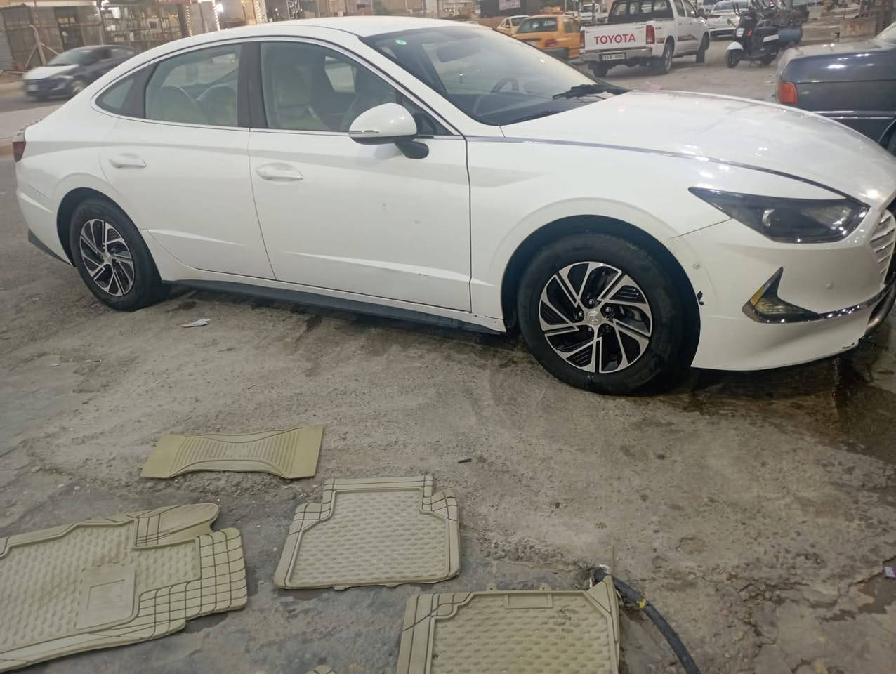 سوناتا 2023هايبرد محرك 2500 تكسي دبي تغير لون 140وبيها مجال بسيط ضربه بيهها جاملغ وباب +رقم ***********-
