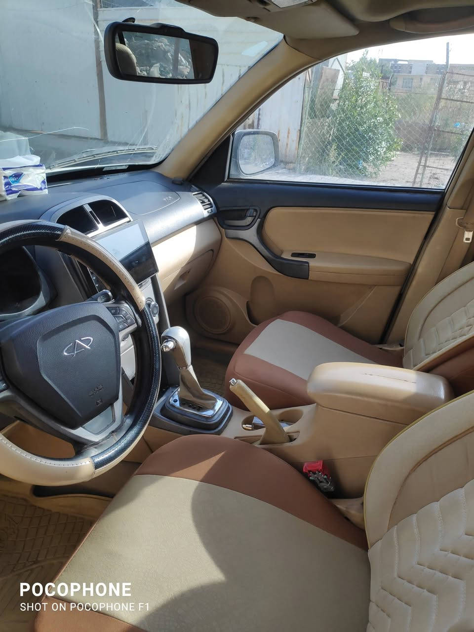 السلام عليكم سيارة تيكو للبيع موديل 
2014 مكينه 200 سيارة نظيفه بيها شخوط وضربات خفيفه 
السعر 60 بيها مجال قليل مكان السيارة بغداد الحسينيه رقم الهاتف ***********
