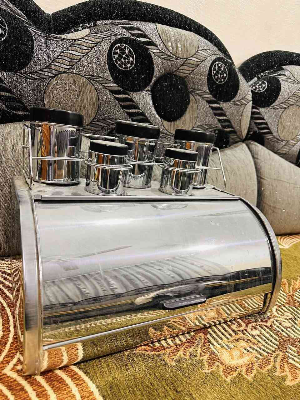 حافظة خبز جيل الطيبين ستيل قديم غير مستخدم مع خمسة علب ممالح وبهارات لوك يوجد توصيل


**إذا كنت صاحب هذا الإعلان وتريد حذفه لأي سبب، رجاءا أرسل رسالة إلى الدعم الفني**