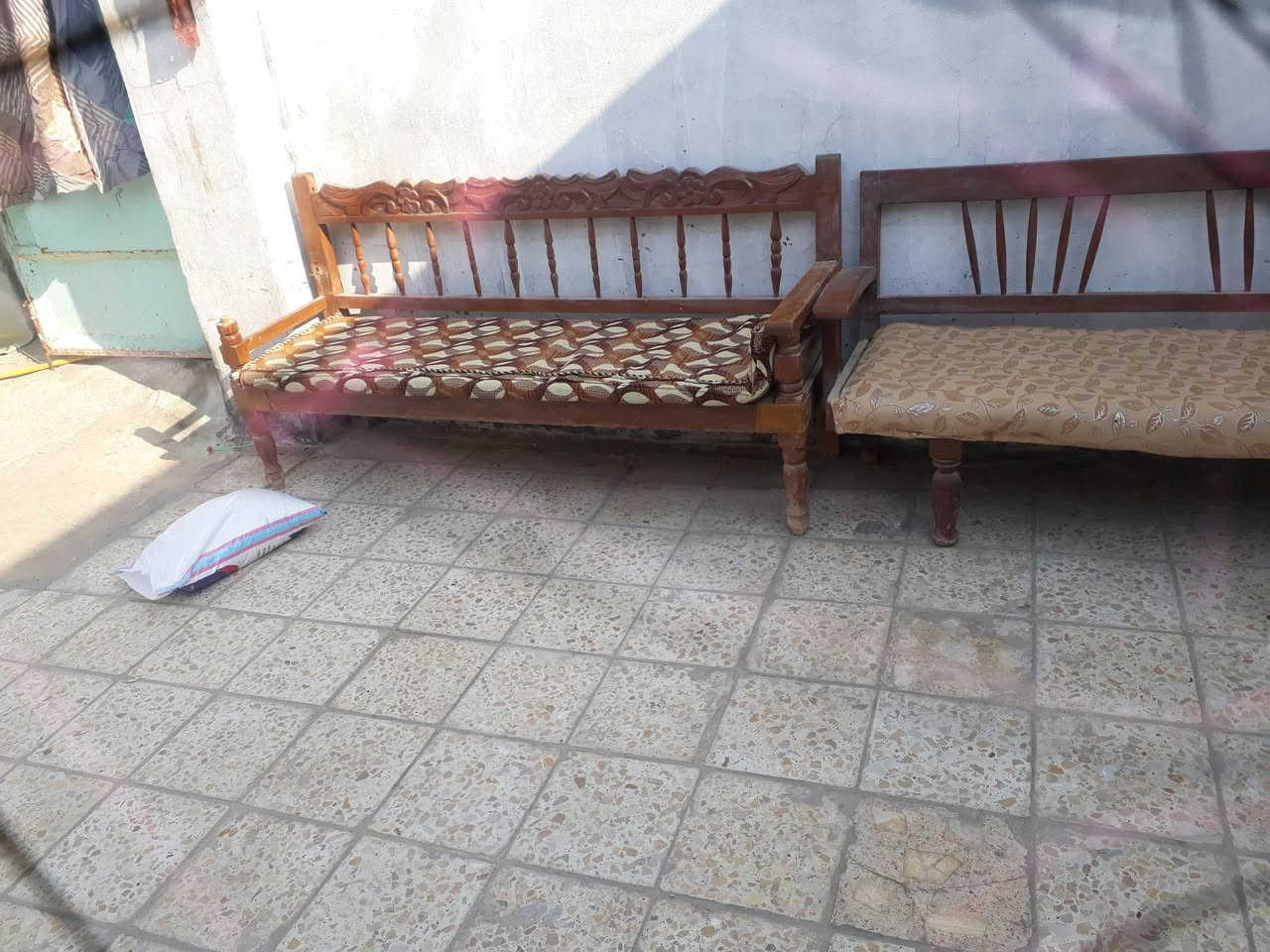 للبيع العدد١٢ وحده السعرخاص اوتتصل عله الرقم ***********
