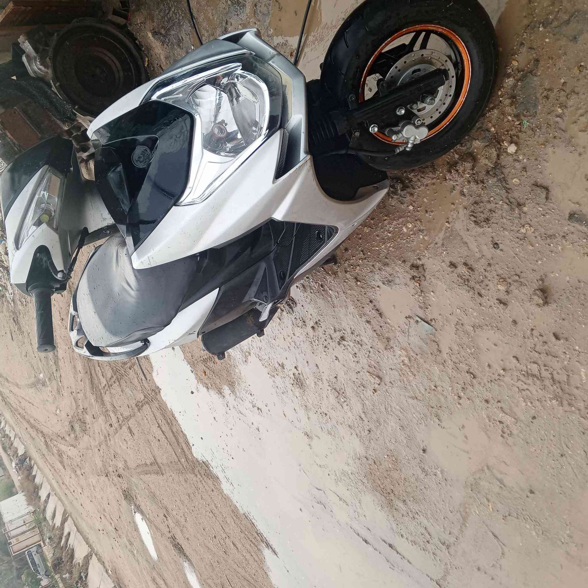 سكنس للبيع 2020 كربايات كاملة كابريتة جديدة دراجة ابلادية تجي ابعينك وتشوف السعر 750


**إذا كنت صاحب هذا الإعلان وتريد حذفه لأي سبب، رجاءا أرسل رسالة إلى الدعم الفني**