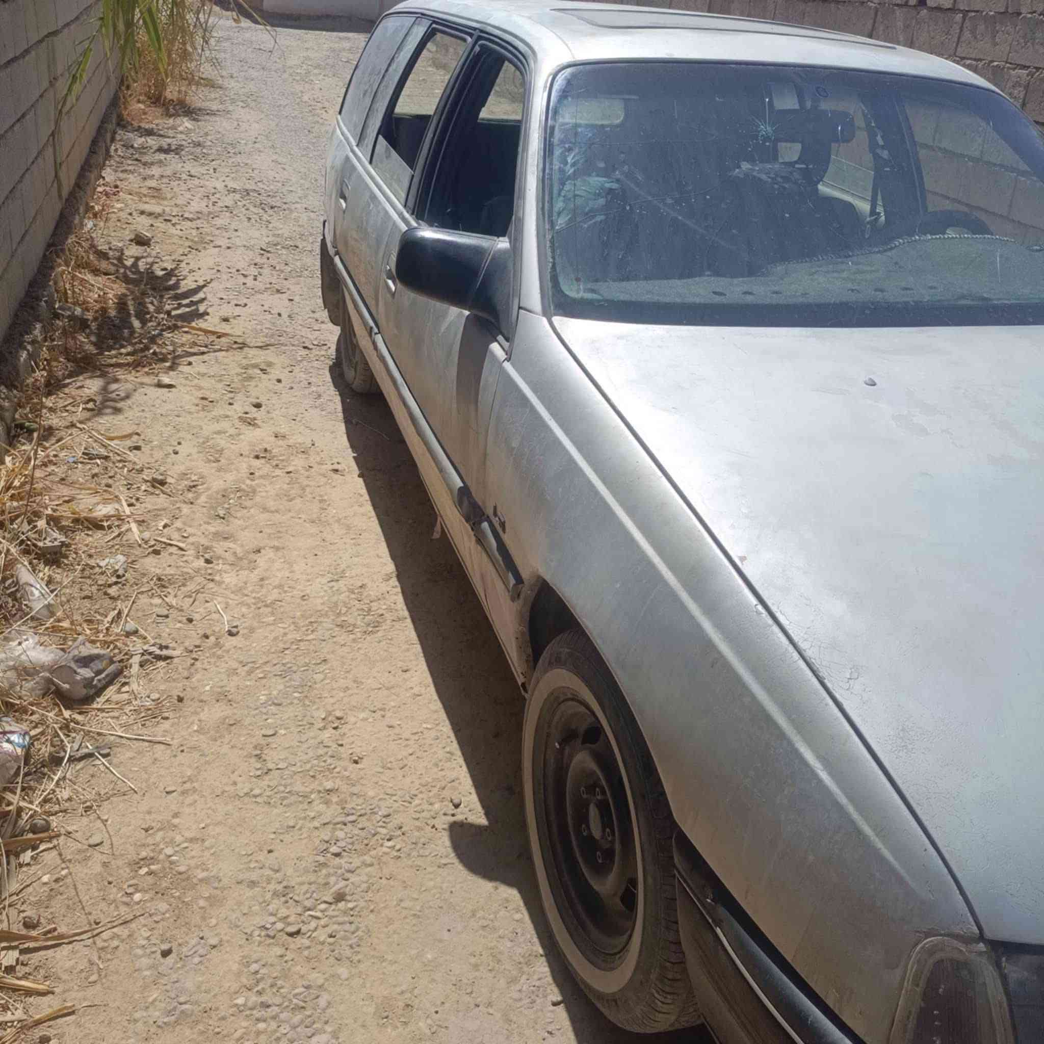 سلام عليكم اوبل اوميكه كير محرك جدد صدر جديد 4تيرات جدد باتري جديد موديل 90 رقم صلاح الدين شرط التحويل 
محرك 24 4 سلندر جديد شده 
كأردن جديد شده تري يشك الكاع كبريته جديد شده سياره احله من صور لبيع او مروس مكاني صلاح الدين جان 4يصعد ينزل سلايت شغال 
***********
