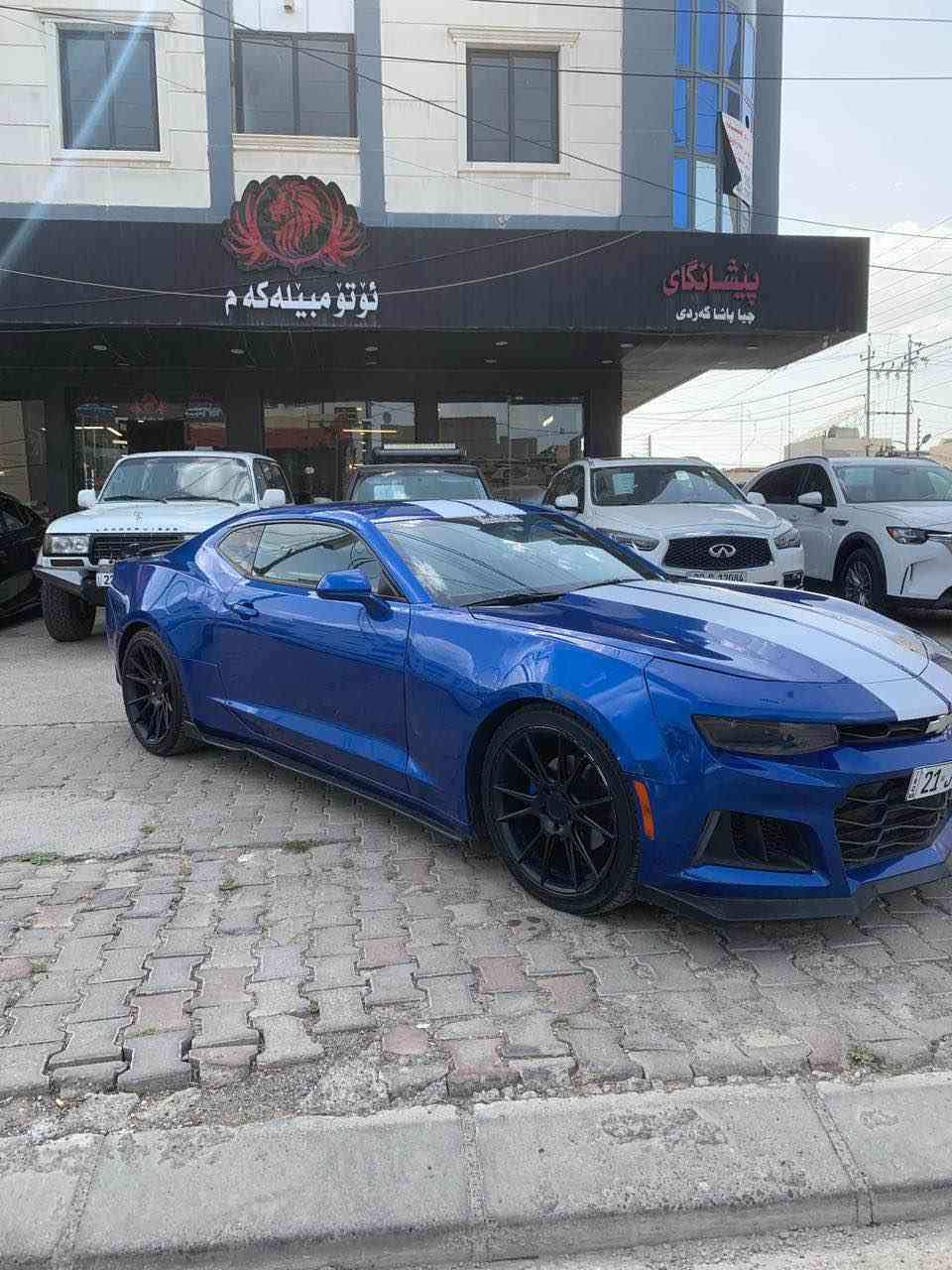Chevrolet camaro 2017   

سلایت و شغال 
مەکینهی 4 پستۆن  تۆڕبۆ 
مەکینە بیلادی گۆڕاوە 
قەپاغی کرایتەوە بۆ فحس
ڕۆیشتن / 70 هەزار میل 
ڕەقەم و سەنەوی نوێیە 
بۆنیت و چاملغ سبوغ 
بێ ژورێ ، بێ ئێڕباگ 
دوو جێ تەعدیل هەیە

نرخ 110$
*********** أربيل, العراق
