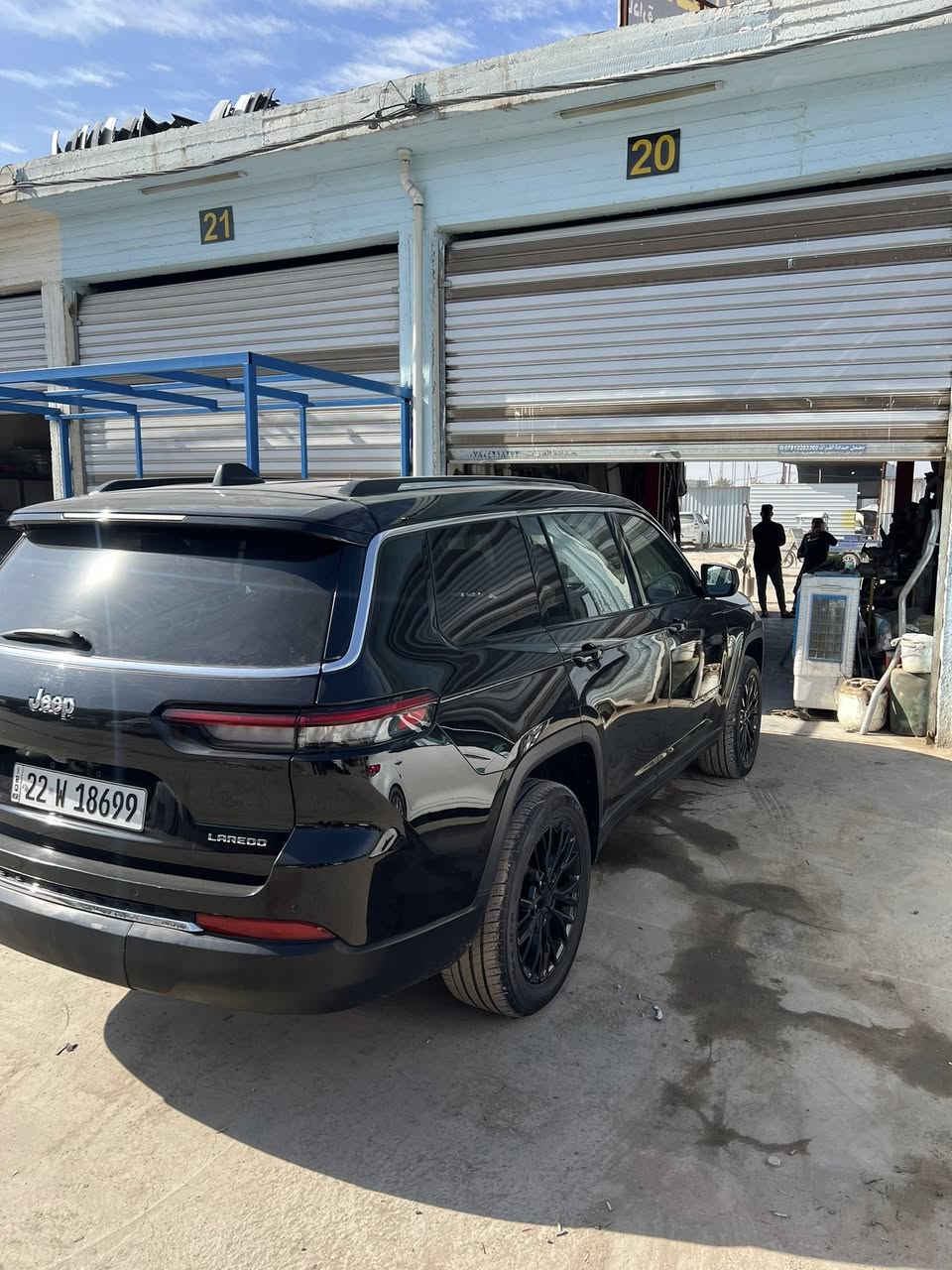 السلام عليكم جيب لاريدو 2023
موصفات
رادار امامي +رادار جانبي 
تشغيل ع بعد 
حساسات خلفيه +كامره دوار 
ستيرن تتفىه
كشنات مخمل كهرباء 
لد امامي 
شاحن واير لس
شاشه 
تبريد ٣ قطع 
 
الحادث //بيبان اثنين و جاملغ امامي بدون إرباك 
بجم كبس 
العنوان السياره //// النجف الإشراف////
***********
