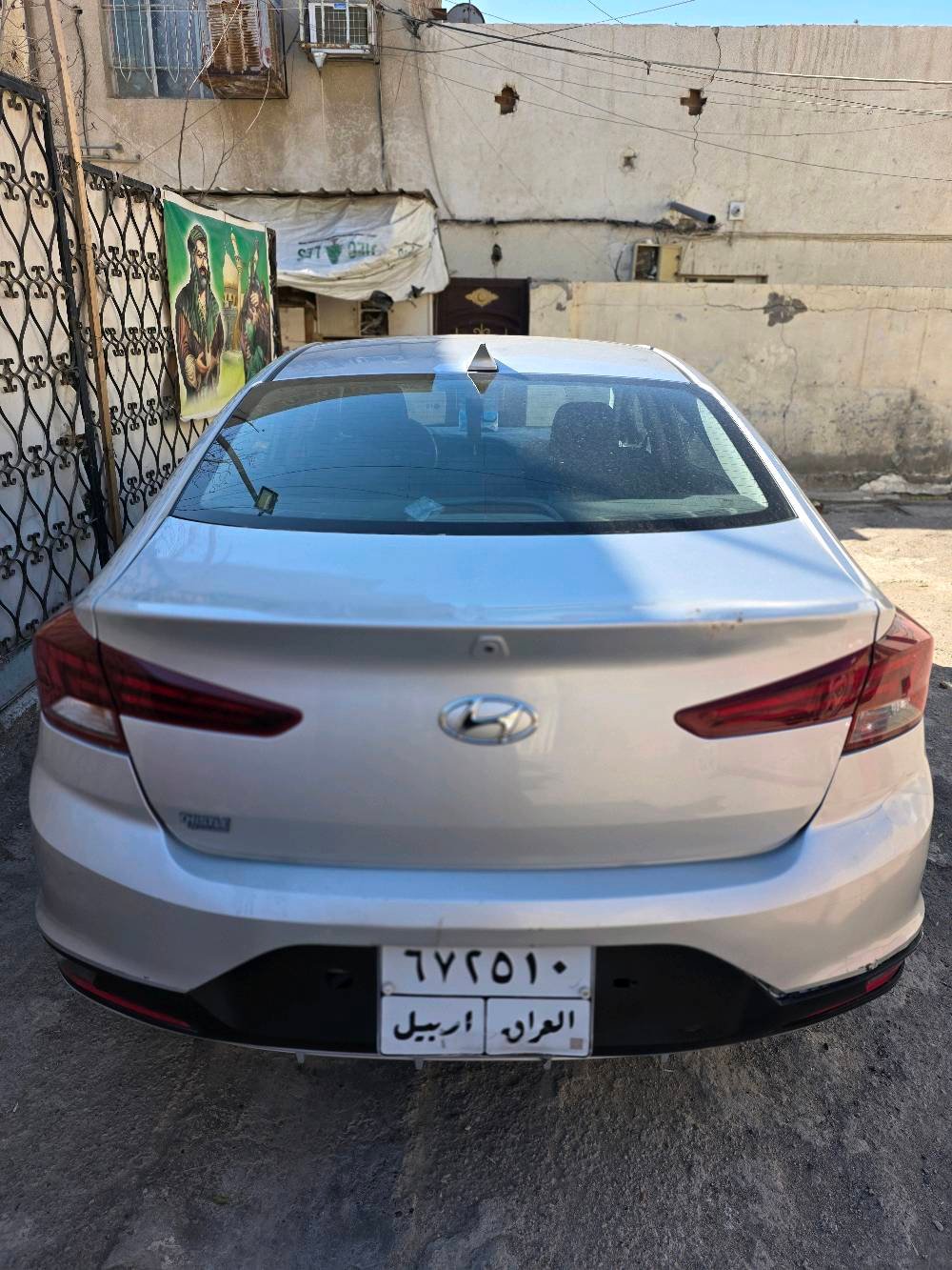 سيارة هيونداي النترا للبيع في أربيل، اللون فضي. السيارة بحالة جيدة وتتمتع بفحص شامل كما موضح في الصور. مناسبة للشراء لكل من يبحث عن سيارة مريحة واقتصادية.