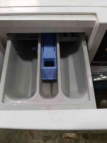 جلشۆری ئەمازۆن 13کیلۆیە و زۆر پاک و بێ عەیبە و بێ ژەنگە تەنانەت شوختیشی پێوە نییە ، ماتۆڕی انڤێرتەرە و مۆدیل نوێیە و بێ دەنگە لە ووشک کردنەوەدا  
نرخ 💰  : 190هەزار
شوێن📌: سلێمانی
ژم 📞.   : *********** viber&whatsapp السليمانية
