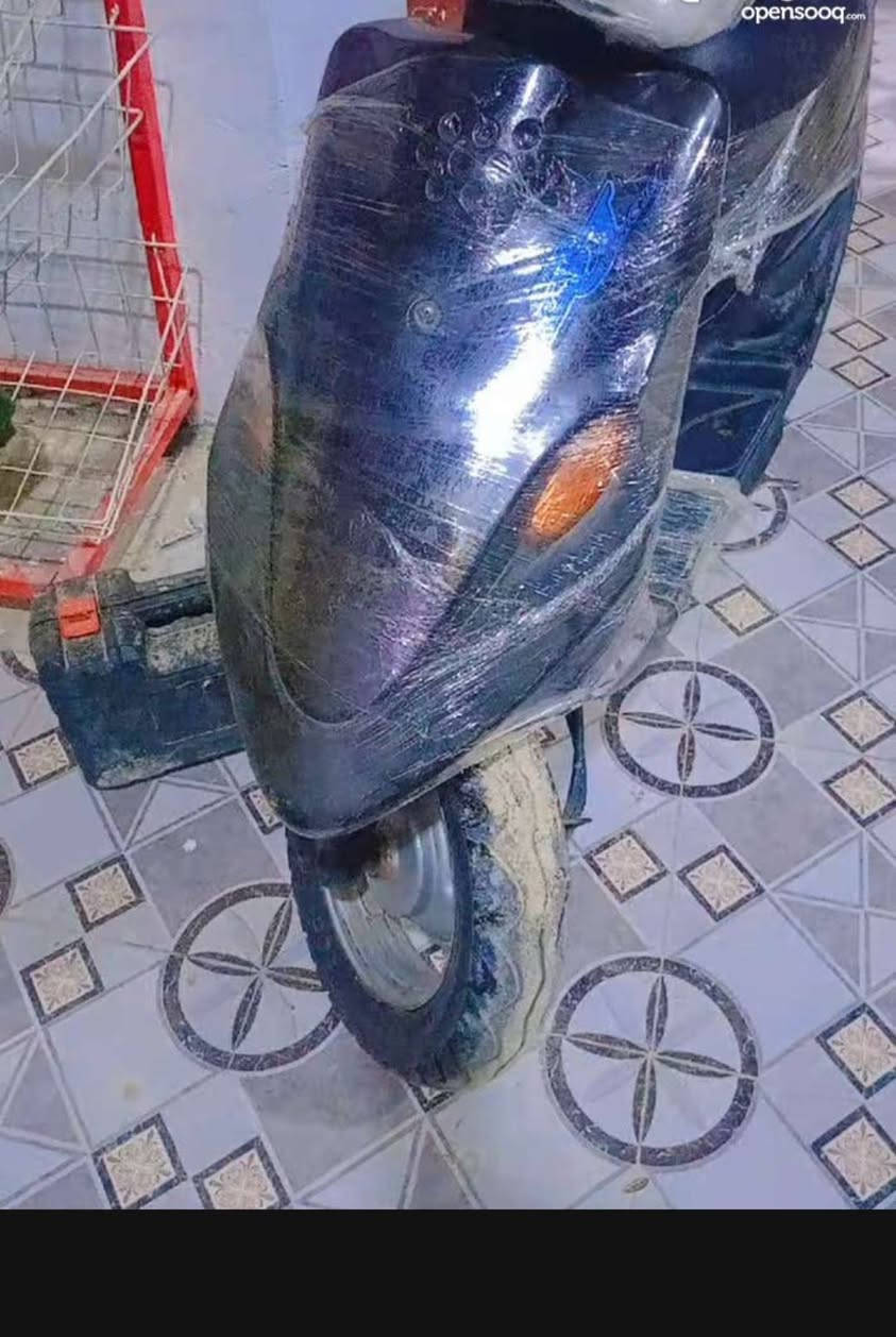 دراجه للبيع تسعه زروف كلشي شغال بيه نكره سلف دراجه مفتوحه مره وحده نهضته قويه محرك ناعم سعره 450بيه مجال عنوان بصره ابو خصيب طريق سيد حامد شارع معمل لبلوك شيخ رقم *********** مو شراي لا يخابر
