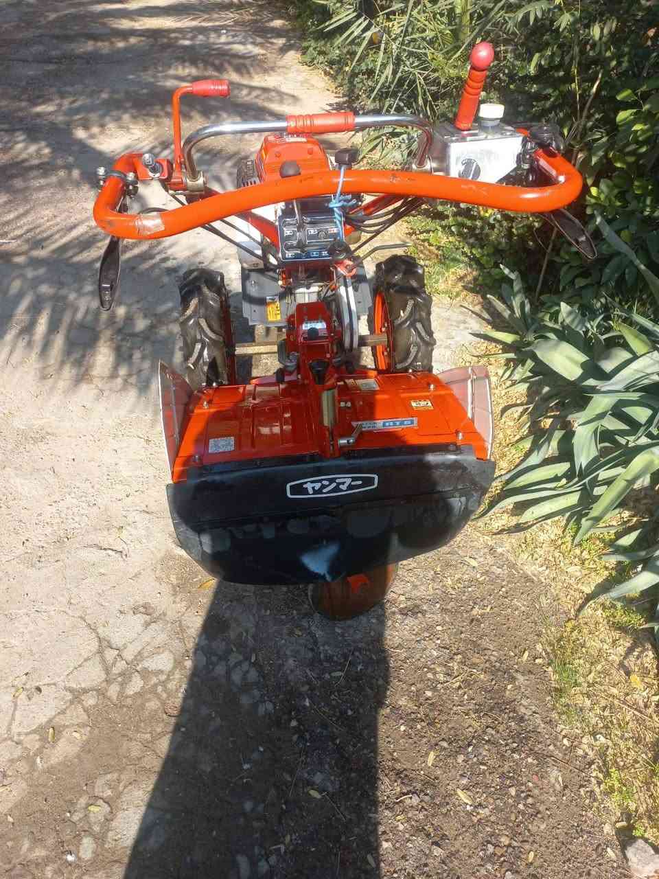 ماكنة ينمار يابانية جديدة  بستم واحد بنزين حجم كبيرة مع رباشة مكان بغداد شعب ***********
