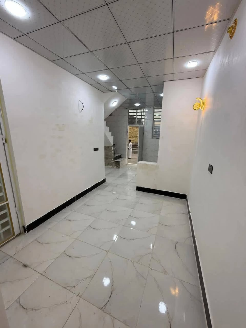 اليجار 50م مقابل ملحق قريه سعر مناسب
