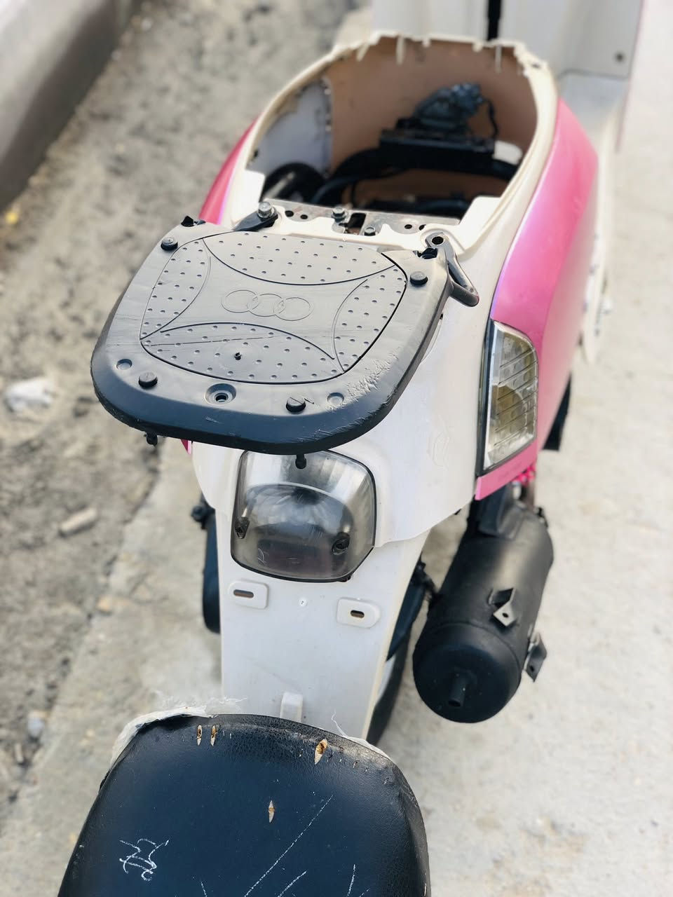 سلام عليكم بوليسي للبيع مامتواجد بلخاص بوشه 55دراجه شغاله منطول لطول سعر 550وبيه مجال رقمي *********** لاتراسل ماجاوب
