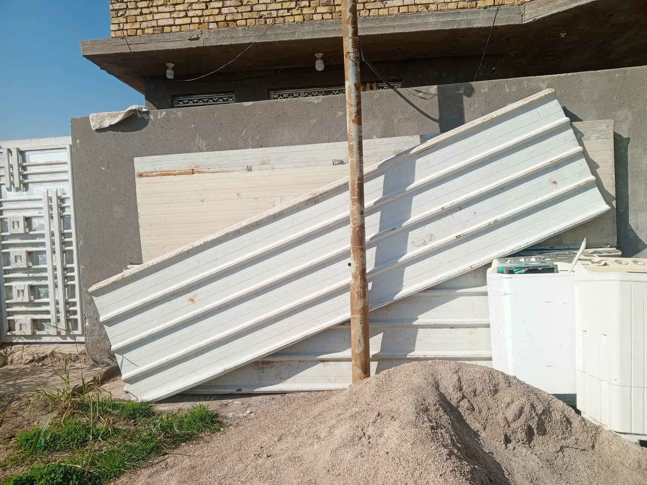 سلام عليكم سندويش للبيع لعدد ١٠ كلمن وسعره لشراي يتصل مكاني كوت قرب سيطره بغداد منطقه لعامري***********
