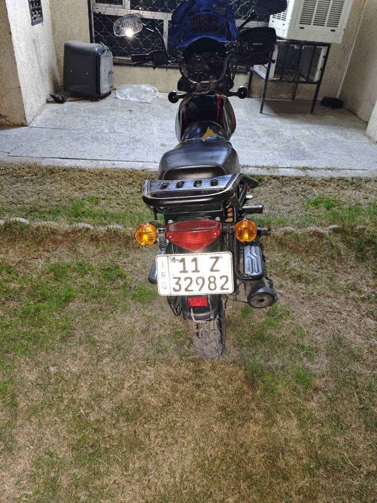 دراجه بوكسر للبيع موديل 23 رقم وسنوية تحويل ثاني يوم دراجة ما بيهة اي نقص مكاني بغداد الغزالية سعر 2200 مليونين وميتين رقم *********** بغداد, العراق
