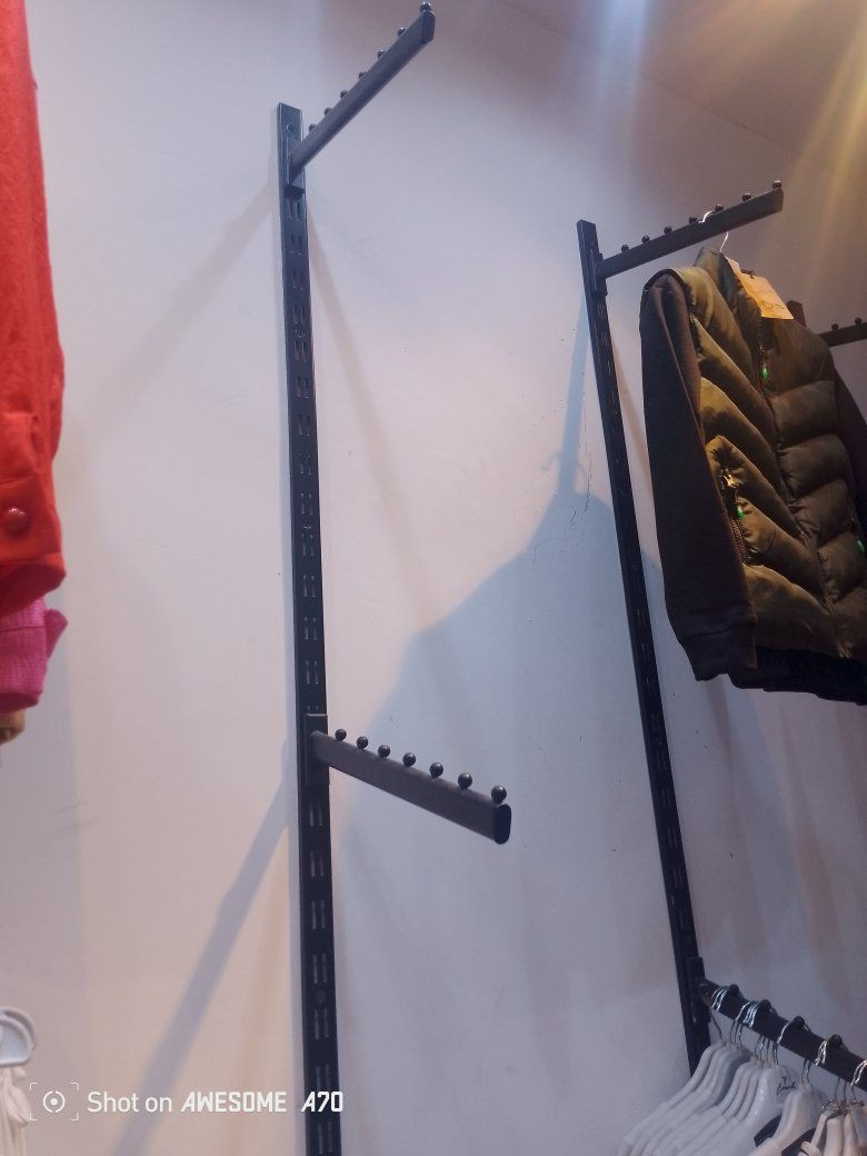 السلام عليكم 
ستاندات ملابس للبيع 18 قاعده و 54 تي بسعر جدا مناسب 
العنوان بغداد الجديدة
 ‏‪0771 634 5133‬‏
