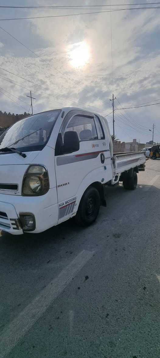 كيه 2700 موديل 2015 رقم مبايل *********** مكاني بغداد  السعر 110$
