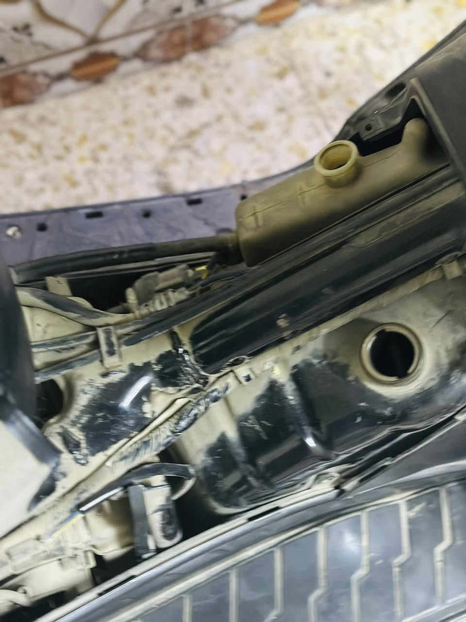 من رخصت الادمن دراجه فور سايت متروكه صارله ٩اشهر متروكه وما مشتغل لو بلك لو كابريتر  السعر قيم بليرضي بيه الله الدراجه غراضه كامله مابيه نقص ***********
