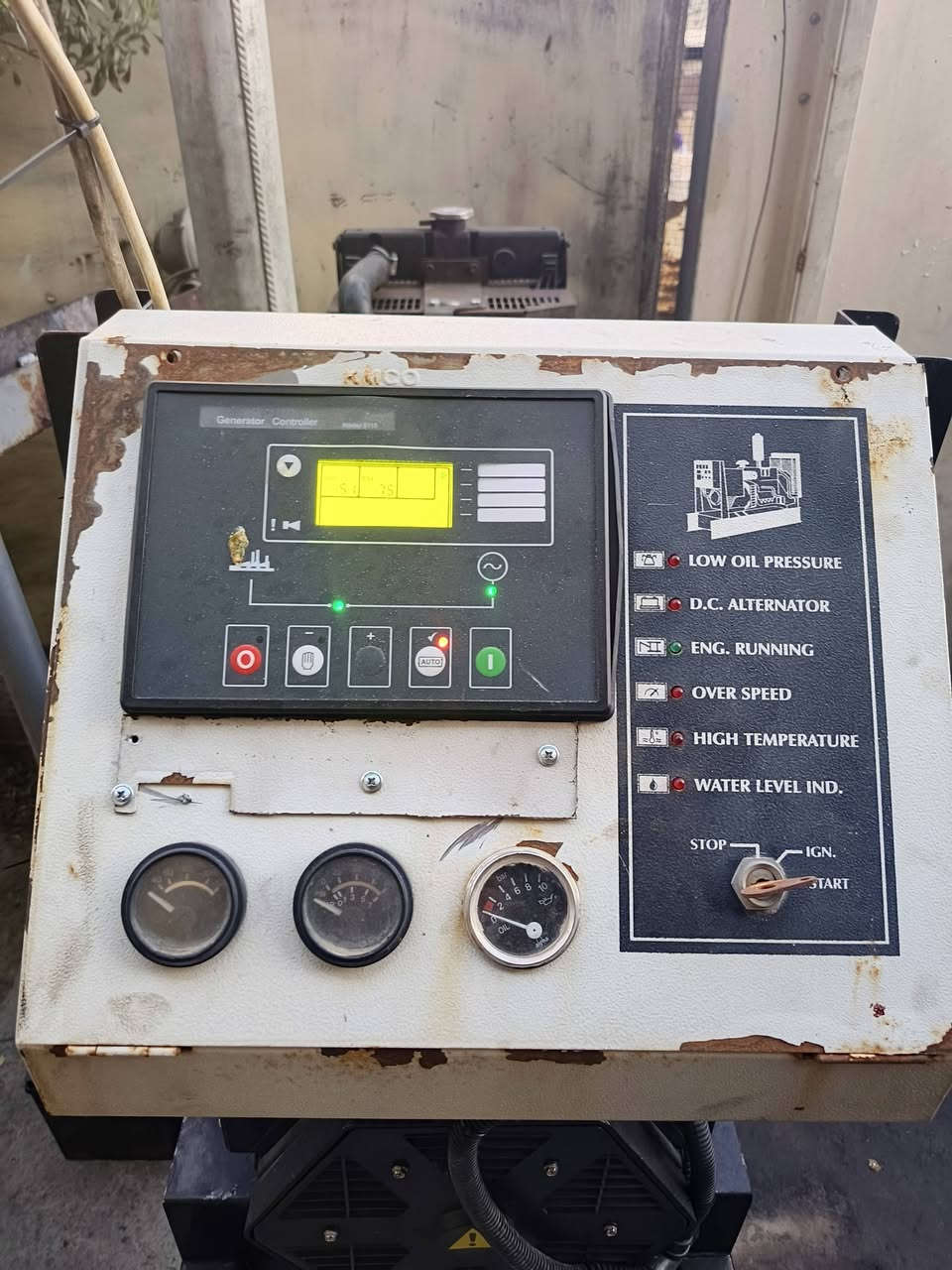 سلام عليكم مولد بيركنز شاصي ٣بستم رأس توليد ١٥kv شاشه ٥١١٠حمايات نظام أوتو جاهز للعمل اسعر٢٥$رقم الهاتف ***********
