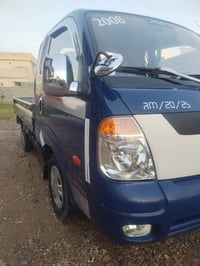 ٢٠٠٨ • محرك ٣٠٠٠ • ابيض