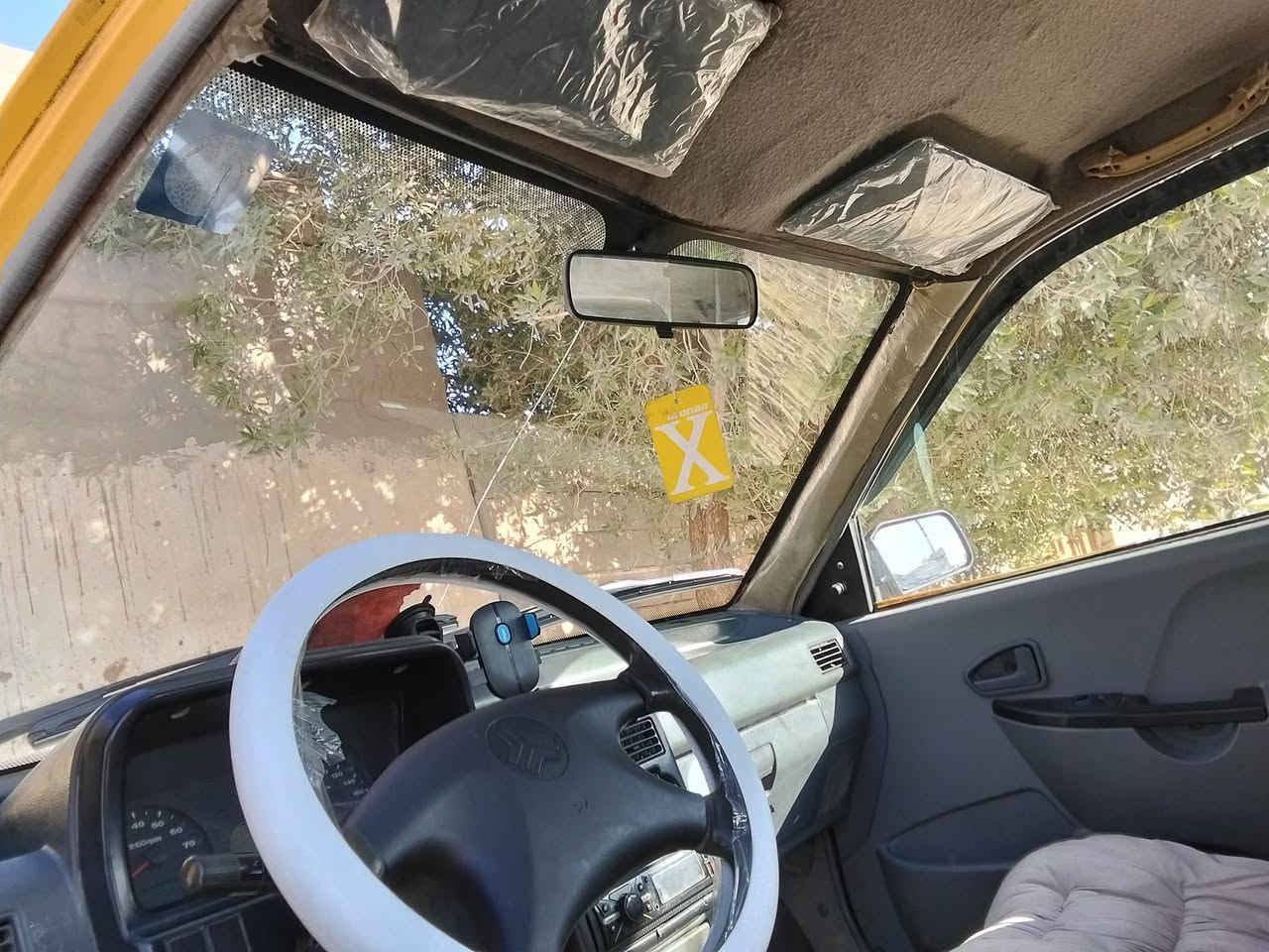 سياره 2011 مصفره من الغرامات والهيئه تحويل ثاني يوم ب 30 وبيها مجال مكان نجف سياره حلوه ونظيفه شغل سويتش وتطلع على باب الله *********** في واتساب
