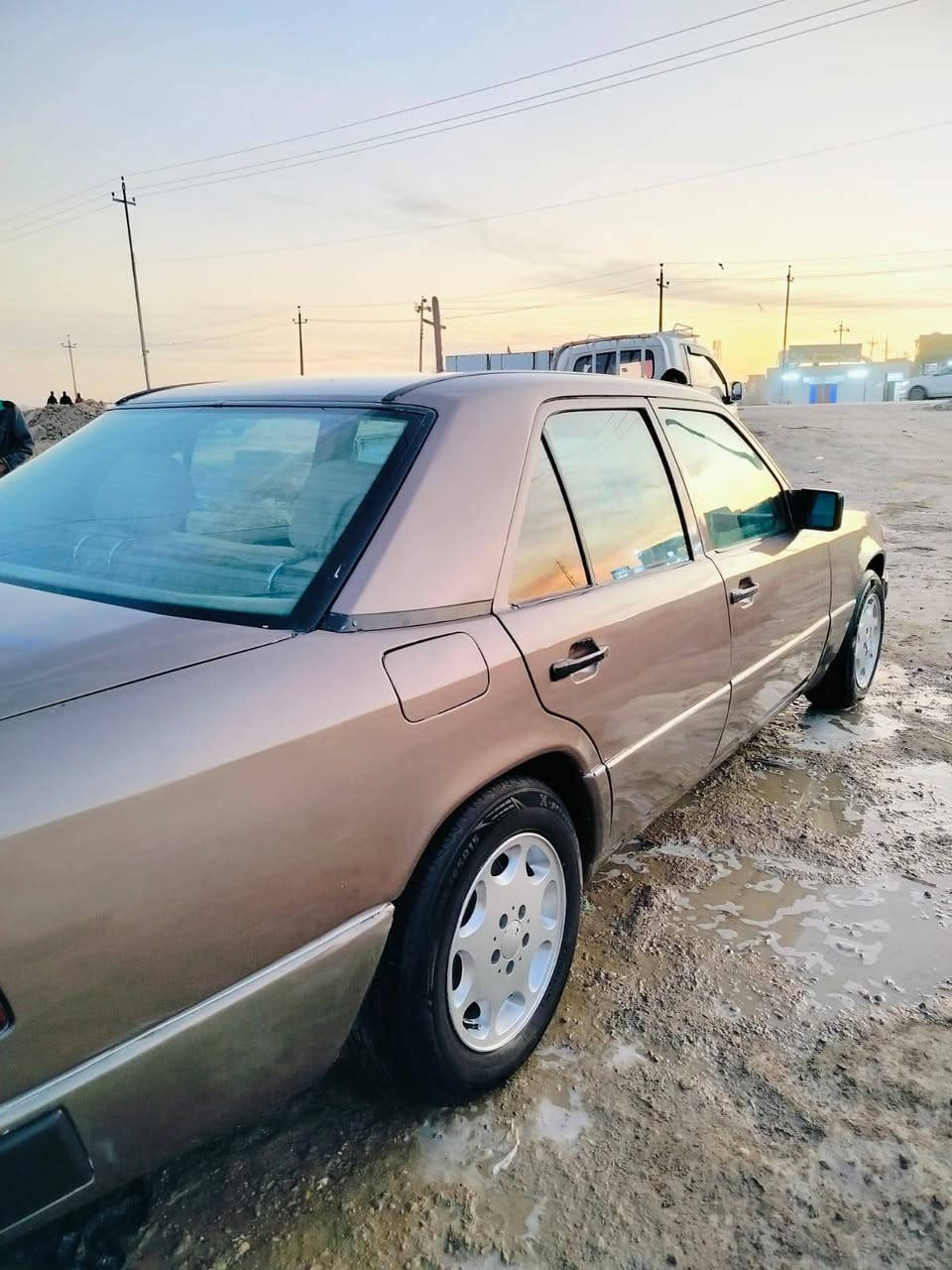 السلام عليكم مارسدس دب موديل ٨٧ مصبوغه عام جماليه مكينه او كير 2500  ديلكو تبريد شغال مكينه او كير شرط تخم تاير حداديه جديده كهربائيات شغاله رقم بغداد انكليزي دواخلها جديده السعر ٥٣  او بيها مجال الاتصال على الرقم *********** العنوان ذي قار سوق الشيوخ
