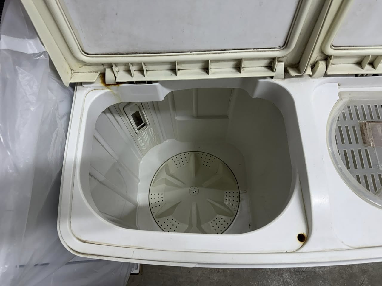 مجموعه اغراض منزليه للبيع بأسعار مناسبه للستفسار ***********                           
اتصال خط او واتساب او مراسله بريد الصفحه 
عنوانه …سليمانيه بكرجو شارع عوال مقابيل حديقه كوستجم او مدرسه شنيار للبنات ((معرض حذيفه))
يوجد توصيل
