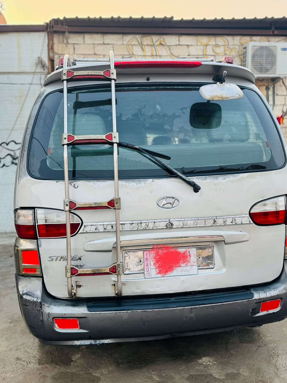 السلام عليكم ستاركس للبيع موديل ٢٠٠٧
بغداد الماني سنويه ٢٠٢٩ مصفره كامله 
محرك جديد كير عادي حداديه جديده 
تبريد شغال شاصي واحد معمر تخم تاير 
جاملج واحد صبغ وره باب سلايت اثر جراد الباقي كفاله السعر $٧٨وبيه مجال قليل العنوان بابل ***********
***********
