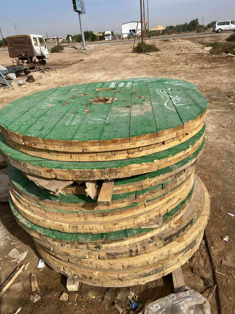 بكرات قياس مترين. سمك إنجين.  للبيع
*********** غير متواجد على الفيس اتصال فقط

