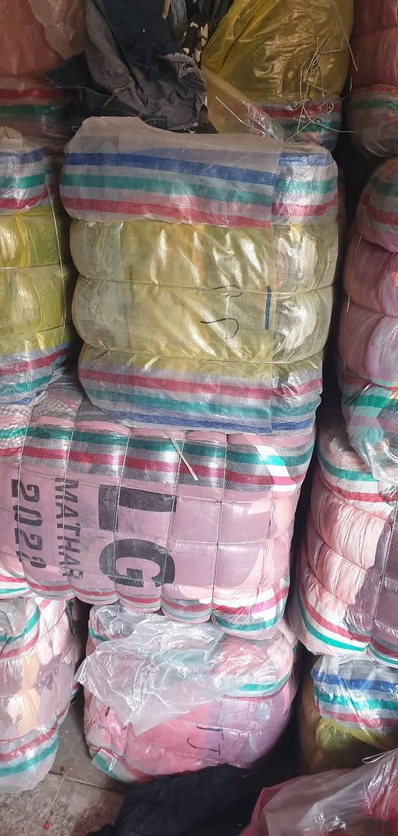 سلام عليكم عندي 80 باله قمصله وكوتات وزن الباله 80 كيلو سعر كلهن كلهن 12 مليون ابيع نقد او مراوس بغير بظاعه او ابيع على تصريف او ابيع على مده  واني خادم مكاني ديوانيه *********** واتساب او اوتصال ديوانية, القادسية
