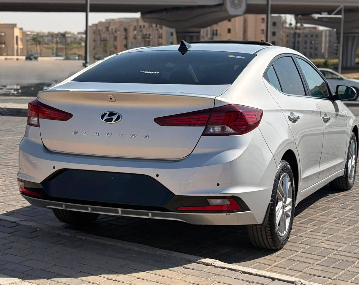 Elantra AD
 2025
 توب لاين
اعلي فئه  بصمه وفتحه 
فبريكا بالكامل 
عداد ٣٥ الف كيلو صيانات توكيل 
رخصه سنه مرور امبابه
حالة السياره زيروو
 المعاينه مصر الجديده 
#متاح_تقسيط بنوك وشريكات
للتواصل 
٠١٥٥٤٢١٨٦٧٠
010 12374747 
٠١١١٦١٢٢٠٤٢


**إذا كنت صاحب هذا الإعلان وتريد حذفه لأي سبب، رجاءا أرسل رسالة إلى الدعم الفني**