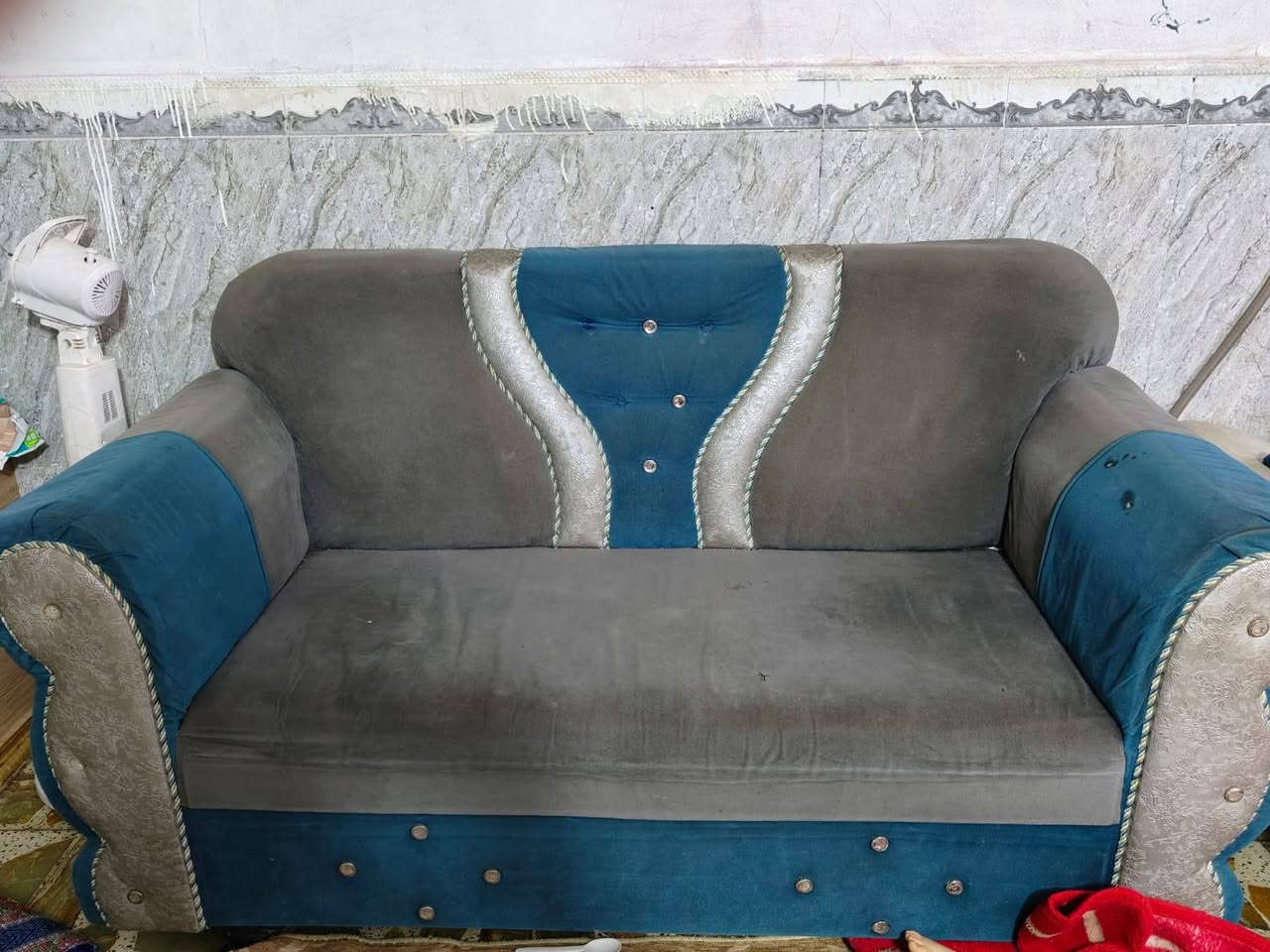 تخم قنفات مستعمل نظيف جدا نجف حي العسكري قرب الأدلة الجنائية السعر ١٠٠ *********** واتساب النجف, العراق
