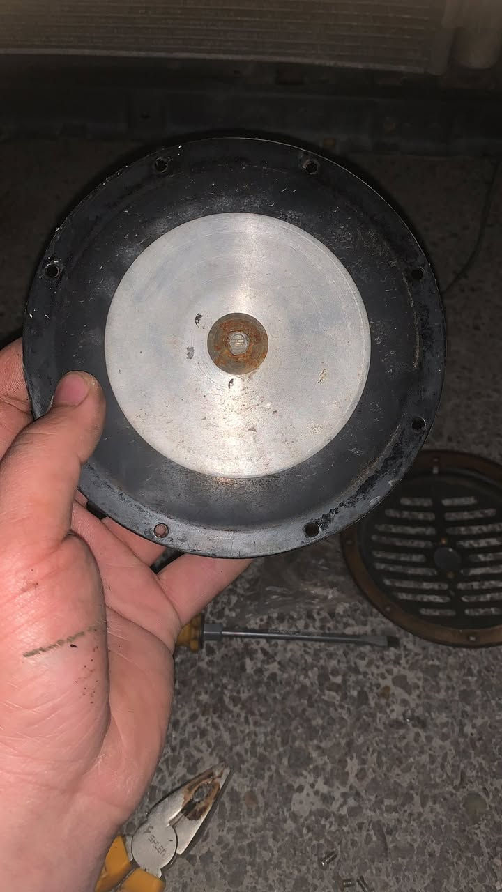 السلام عليكم للبيع هورنات جنح مطرزات المانيات جدد الهورنات السعر ٤٥٠ للستفسار ***********
