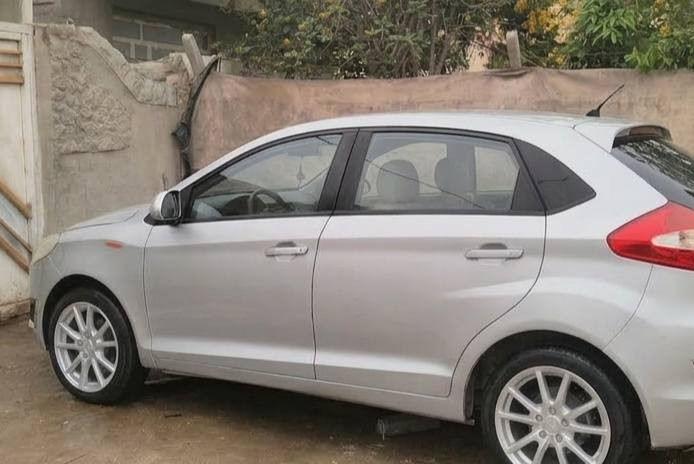 شيري فلاوين 2013 سيارة جديده كير محرك حداديه كله جاهزه محرك لا تبخير لا تنقيص رقم بابل مالكها نجف 
*********** سعرها 32 بيها مجال قليل
